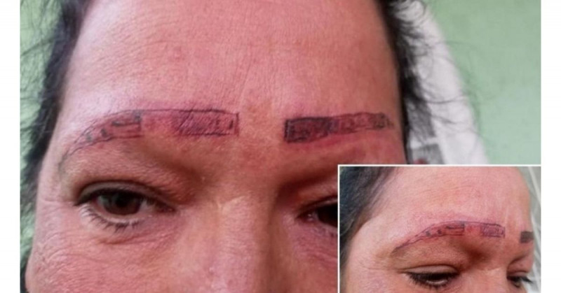 "Vean como dejaron a mi mamá": hija denuncia el mal tatuaje que le hicieron a su madre