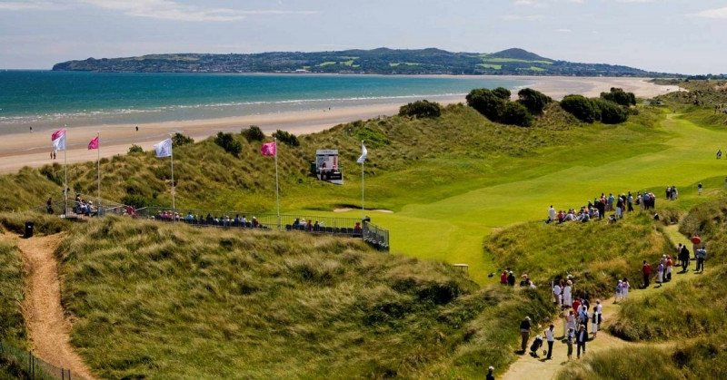 Exclusivo club de golf admite a mujeres por primera vez en 127 años