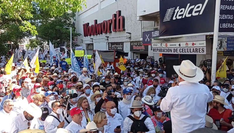 Faustino Hernández cierra campaña en Culiacán acompañado de miles de simpatizantes