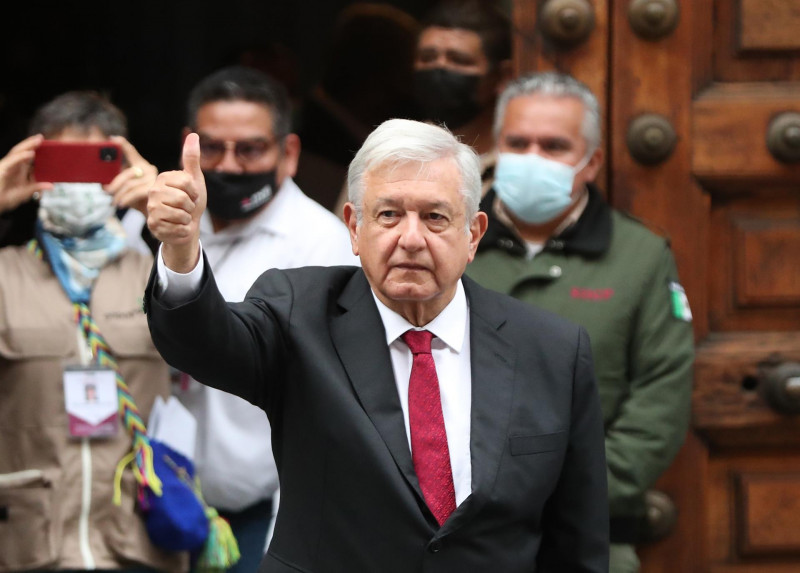 López Obrador vota esta mañana: "Que viva la democracia", dice