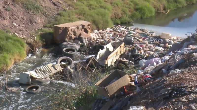 Ciudadanos en Ahome siguen arrojando basura y escombro a los drenes: DGSPyTM Ahome