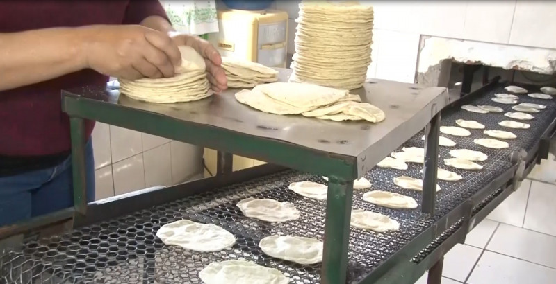 Debido al aumento de los insumos de la tortilla, tortilleros podrían subir el precio por kilo a partir de este jueves