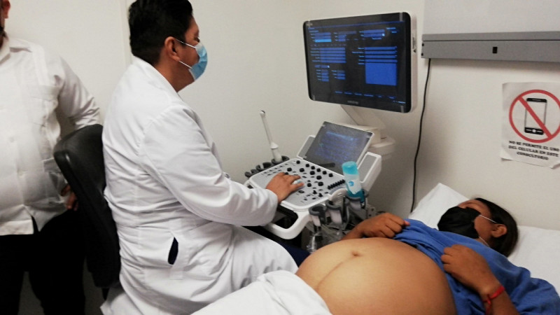 Entrega la SSA equipamiento de electrocardiógrafos y ultrasonidos en el Hospital General de Eldorado,
