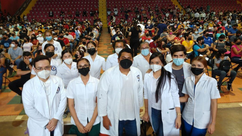 Exhorta la UAS a los jóvenes para que acudan a vacunarse