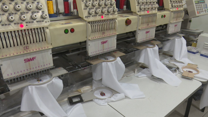 Textileros listos para entregar uniformes a los centros de canje