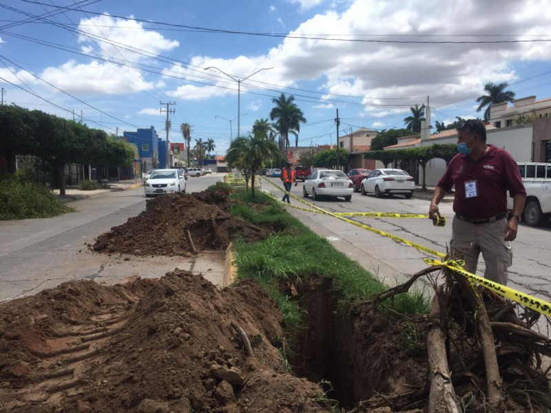 Inicia Japama reparación de socavón de la calle Río Fuerte