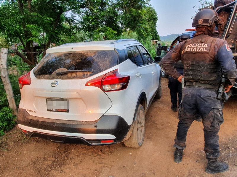 Armas largas, equipo táctico y un vehículo robado, fueron decomisados en Alcoyonqui