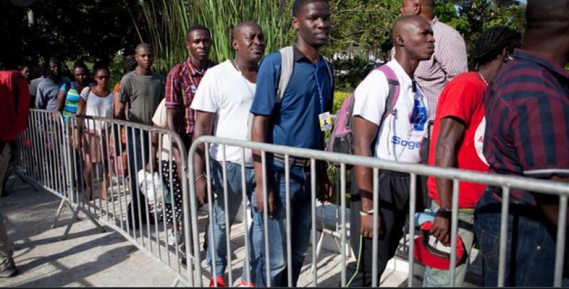 Haitianos que pasan por México a Eu, van engañados: Ebrard