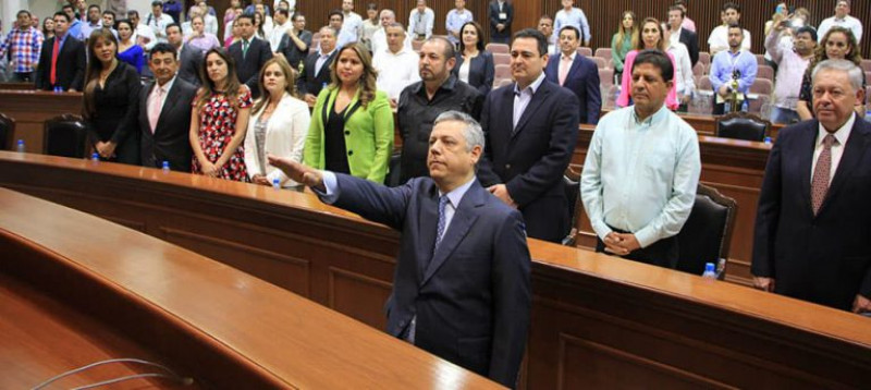 Congreso aprueba por unanimidad renuncia de Ríos Estavillo