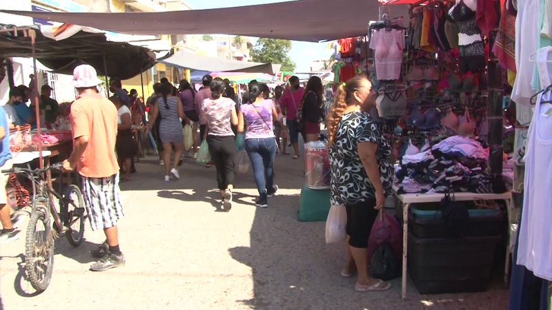 Nadie regula las medidas sanitarias en Tianguis de la Juárez