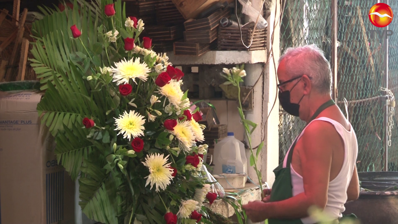 Mercado de las flores, afectado por vendedores ambulantes.