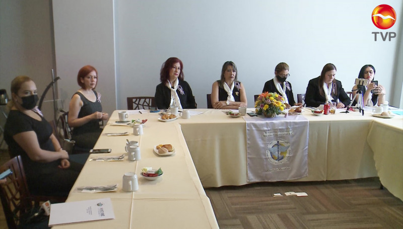 AMEXME realiza conferencias para concientizar sobre cáncer y violencia contra las mujeres