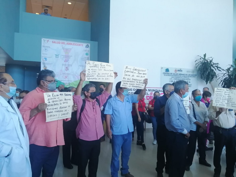 Trabajadores de la salud piden se respete derecho a una base laboral