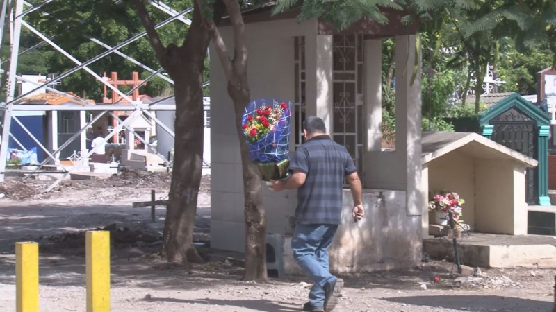 Cerca de 8 toneladas de basura se recolectaron este día de muertos en Culiacán