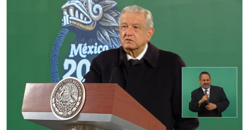 López Obrador acusa a los de "arriba" de España de actuar como Hernán Cortés