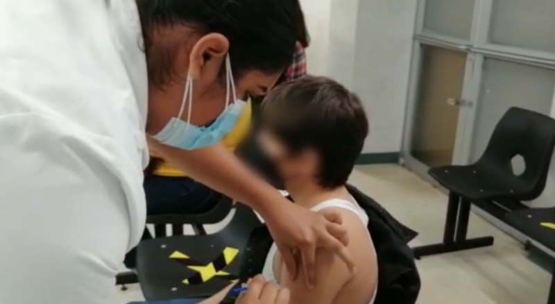 Continúa vacunación a menores de edad con enfermedad de comorbilidad