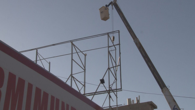 Retira el ayuntamiento de Culiacán estructura sobre la Obregón