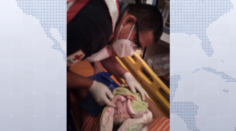De nuevo nace bebé a bordo de una ambulancia de la Cruz Roja en la Villa de Ahome
