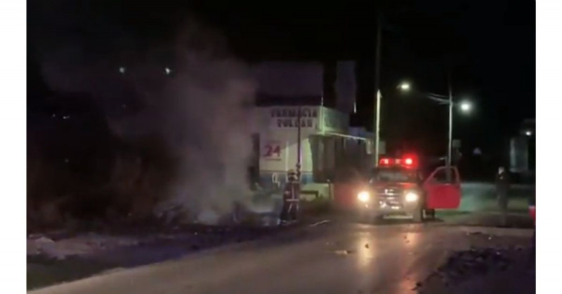 Sicarios explotan coches bomba, asaltan penal y liberan 9 reos en Hidalgo