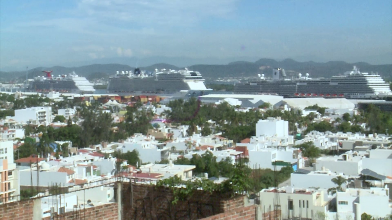 Coinciden tres cruceros turísticos en Mazatlán