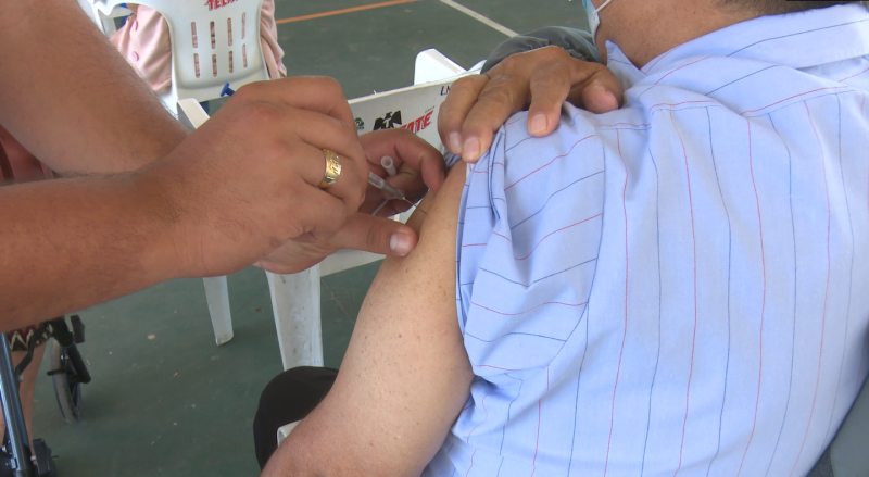 Inicia aplicación de vacuna de refuerzo a adultos de 60 años en Los Mochis