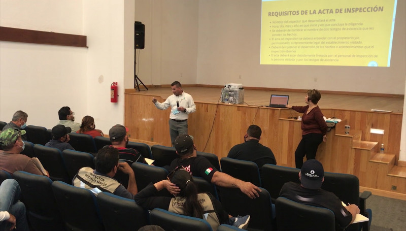 Imparten cursos a inspectores de comercio en Mazatlán