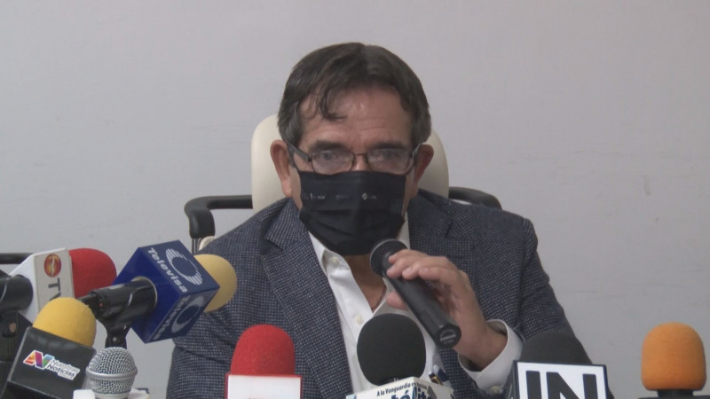 Jóvenes no deben confiarse que ya están vacunados