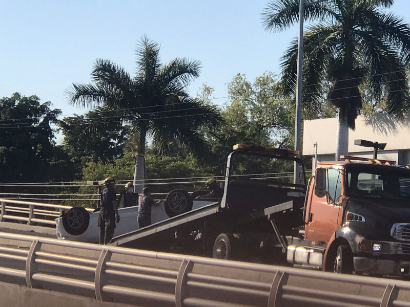 Aparatoso accidente vial en Culiacán