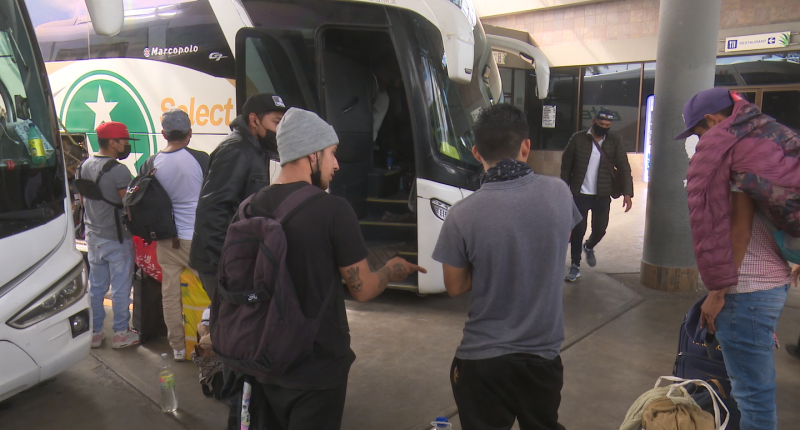 Incrementa afluencia de pasajeros en terminales de autobuses durante el fin de año