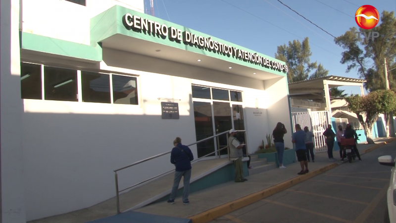 Incrementan filas para pruebas de covid-19 en Mazatlán