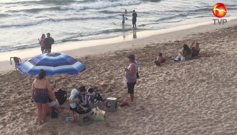 Disminuye la afluencia de bañistas en playas mazatlecas