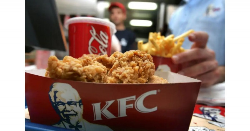 China critica a KFC por promover "consumo irracional" con juguetes en sus combos