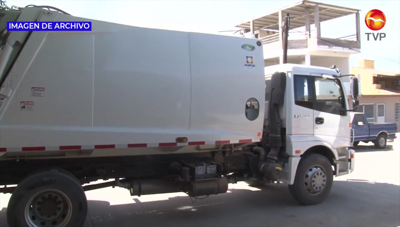 Municipio comprará 10 camiones recolectores de basura y 10 patrullas