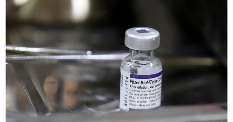 Pfizer inicia pruebas de su vacuna modificada contra ómicron