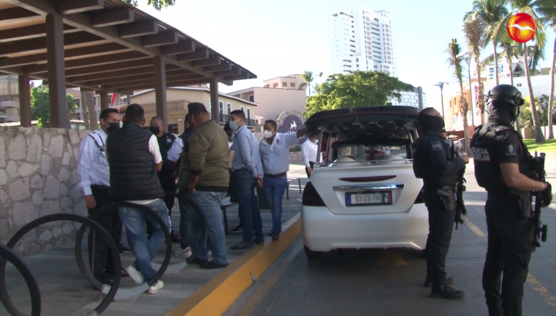 Taxistas y autoridades municipales llegan a acuerdos