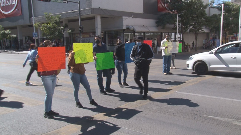 Protestan familiares con pacientes internados en el HPS demandan medicamentos