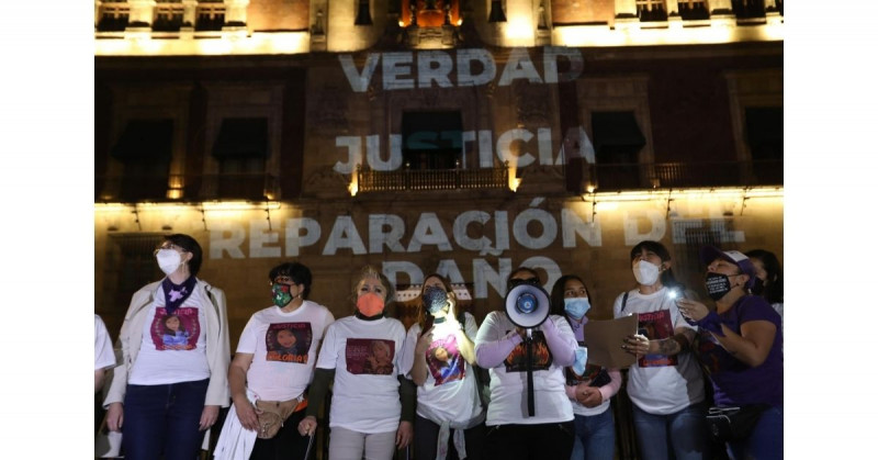 Mexicanas atacadas con ácido protestaron contra impunidad en Palacio Nacional