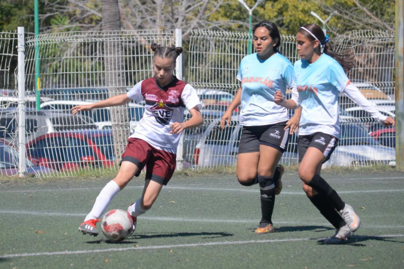 Culiacán y Ahome reparten campeonatos en Futbol femenil