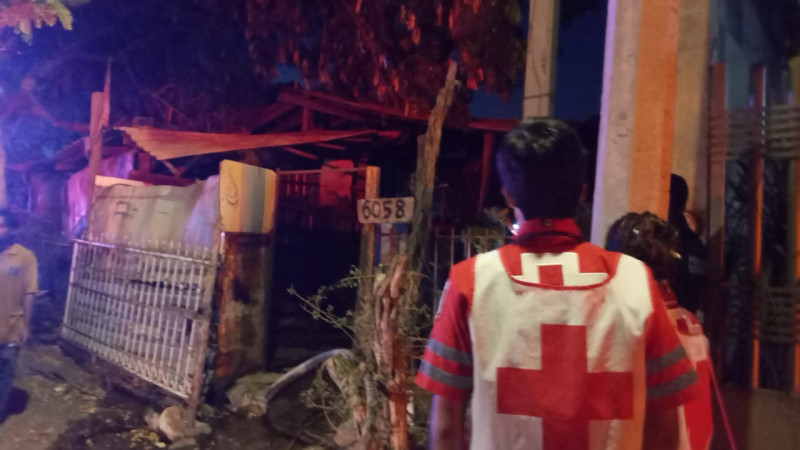 Incendio en una casa habitación, moviliza a cuerpos de emergencia