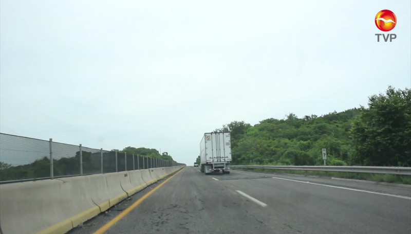 Usuarios de la autopista Mazatlán-Culiacán reportan constantemente malas condiciones de la carretera