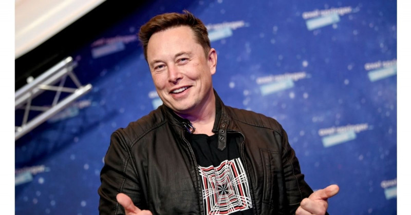 Elon Musk, por primera vez el más rico del mundo, según Forbes