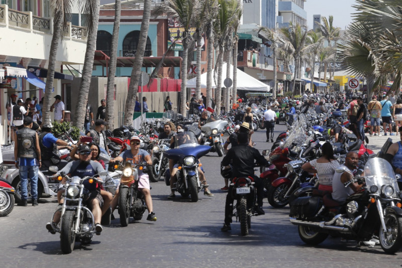 Llaman a motociclistas a respetar el reglamento de tránsito