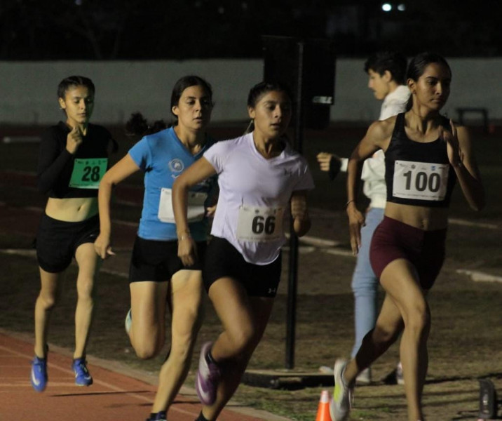 Celebran con éxito Festival Nocturno de Atletismo en Mazatlán
