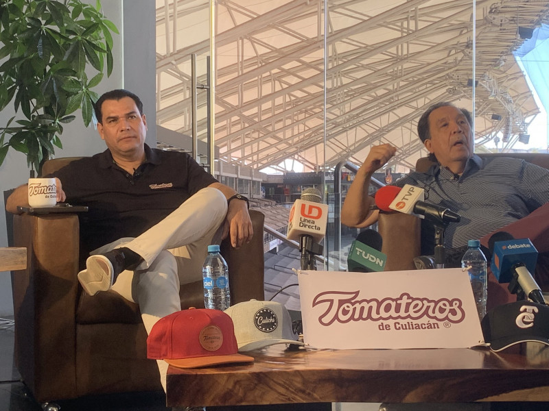 Tomateros ratifica a Benjamín Gil como su manager