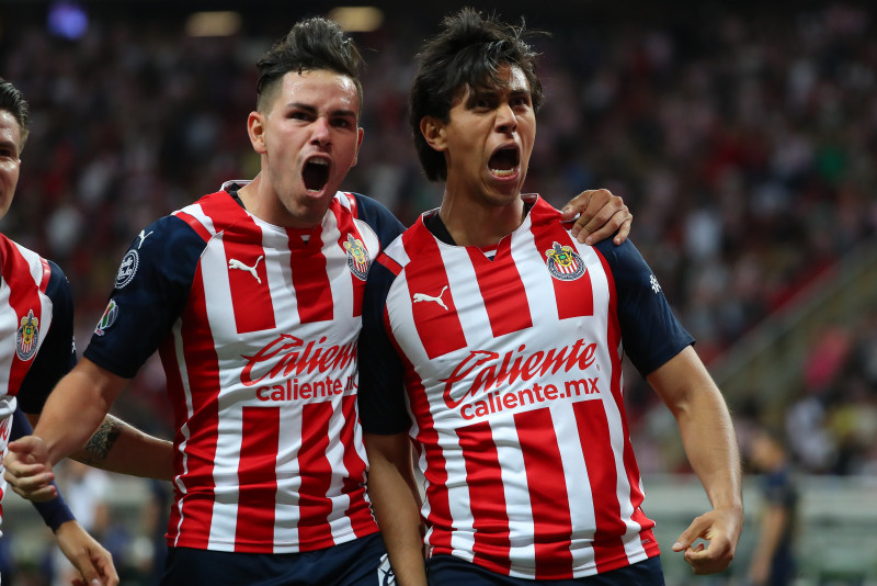 Chivas Golea a Pumas y avanza a la Liguilla