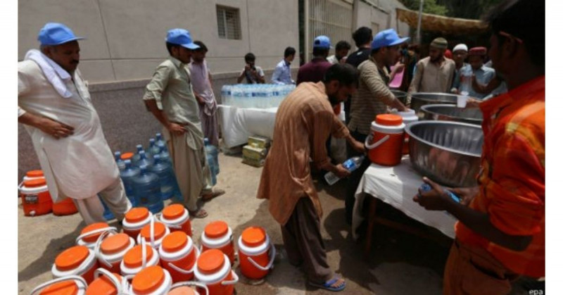 Varias ciudades de Pakistán sufren ola de calor de hasta 49 grados