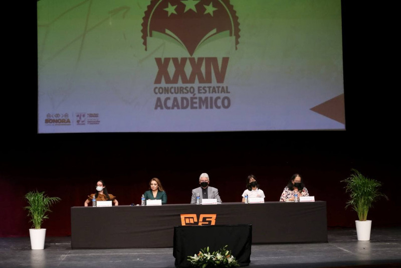 Premia Cobach a estudiantes de Excelencia Académica