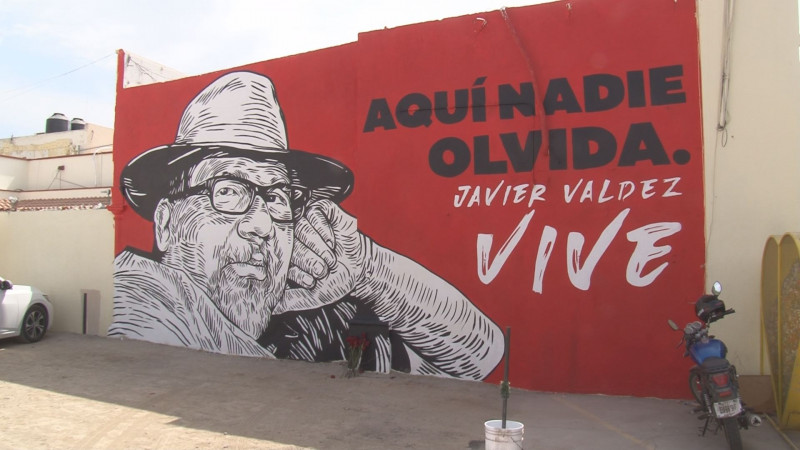 A 5 años del asesinato de Javier Valdez pasman en un mural su imagen