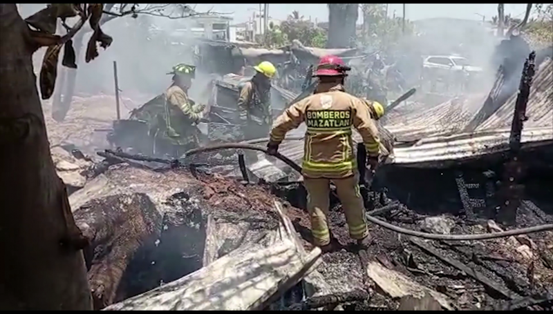 Fuga de gas provoca incendio al norte de Mazatlán