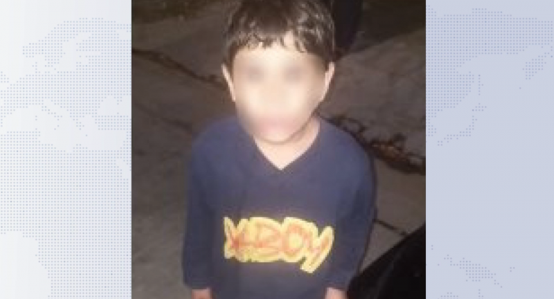 Menor de 5 años escapa de su casa durante la madrugada para jugar; padres salen a buscarlo y lo encuentran en la fiscalía
